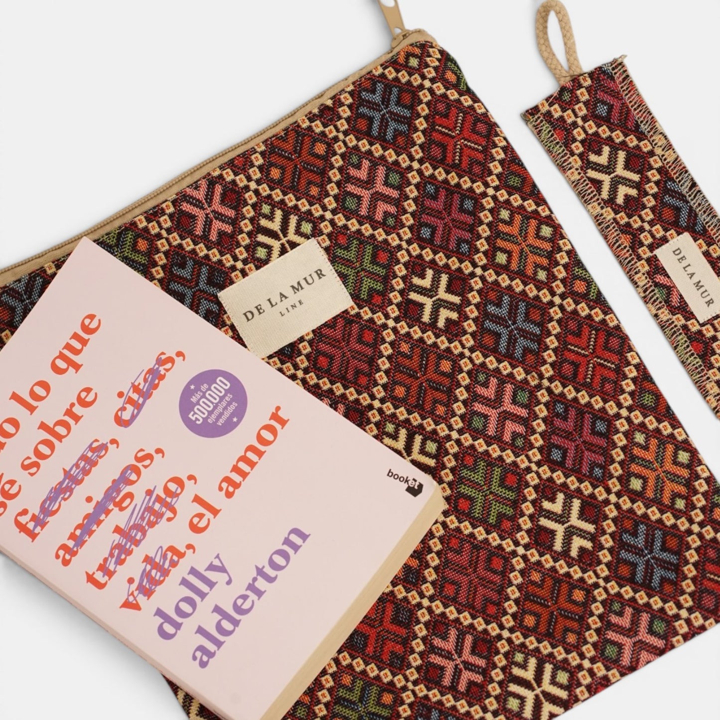 Buchcover mit Lesezeichen CHIC