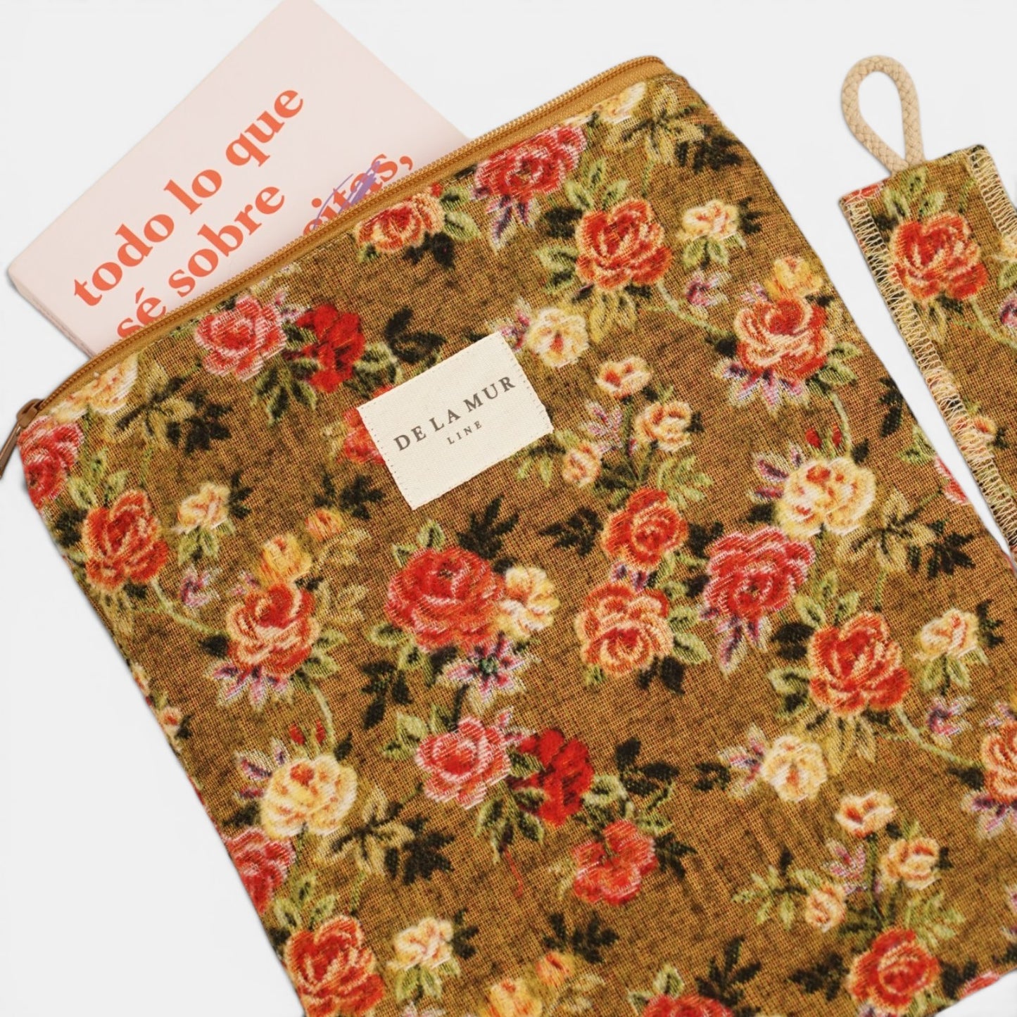Buchcover mit Lesezeichen ESME